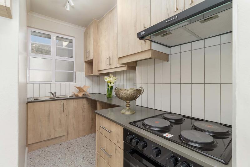 To Let 2 Bedroom Property for Rent in Zonnebloem Western Cape